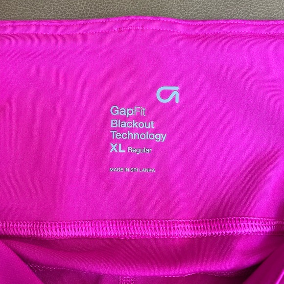 GapFit Barbie Pink Athletic Legging - Picture 3 of 6